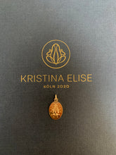 Lade das Bild in den Galerie-Viewer, Anhänger MADONNA