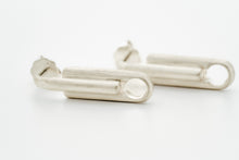 Lade das Bild in den Galerie-Viewer, Gliederohrringe STOLL - Silber