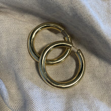 Lade das Bild in den Galerie-Viewer, Creolen Celia