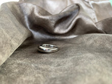 Lade das Bild in den Galerie-Viewer, Ring ELISE - Platin